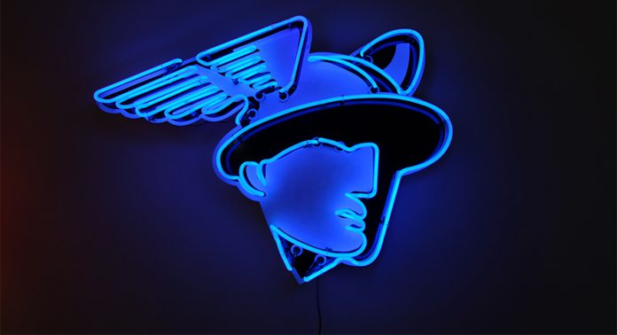 Neon, Streets and Passports