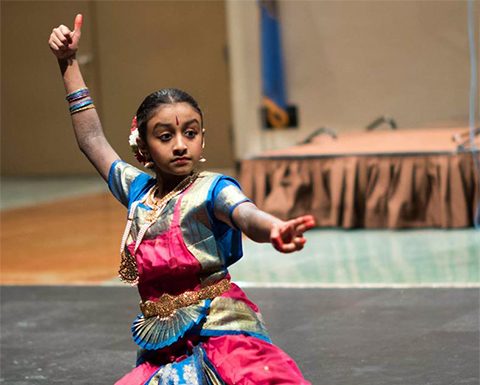 Henna, suds, balloons and jokes