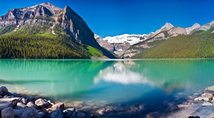 A Shimmering Jewel in the Canadian Rockies