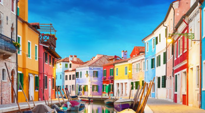 Molto Bella e’ Cosi Romantico Burano Venice Italy